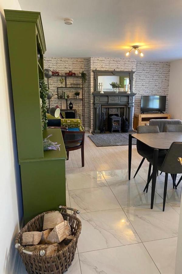No2 At Rosebank Apartments โมวิลล์ ภายนอก รูปภาพ